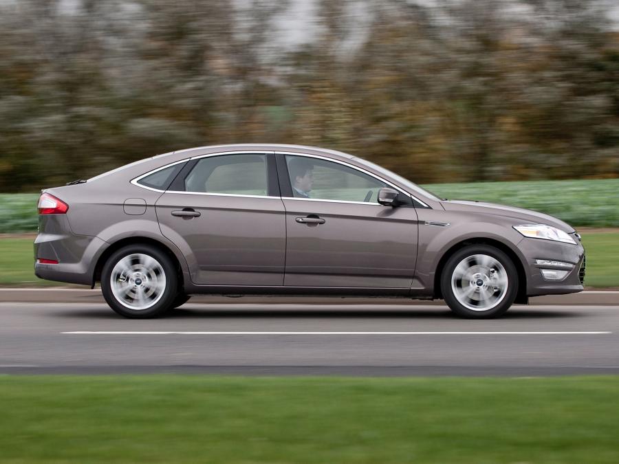  Ford Mondeo Hatchback 2010 года  (UK) (фото 4 из 16)